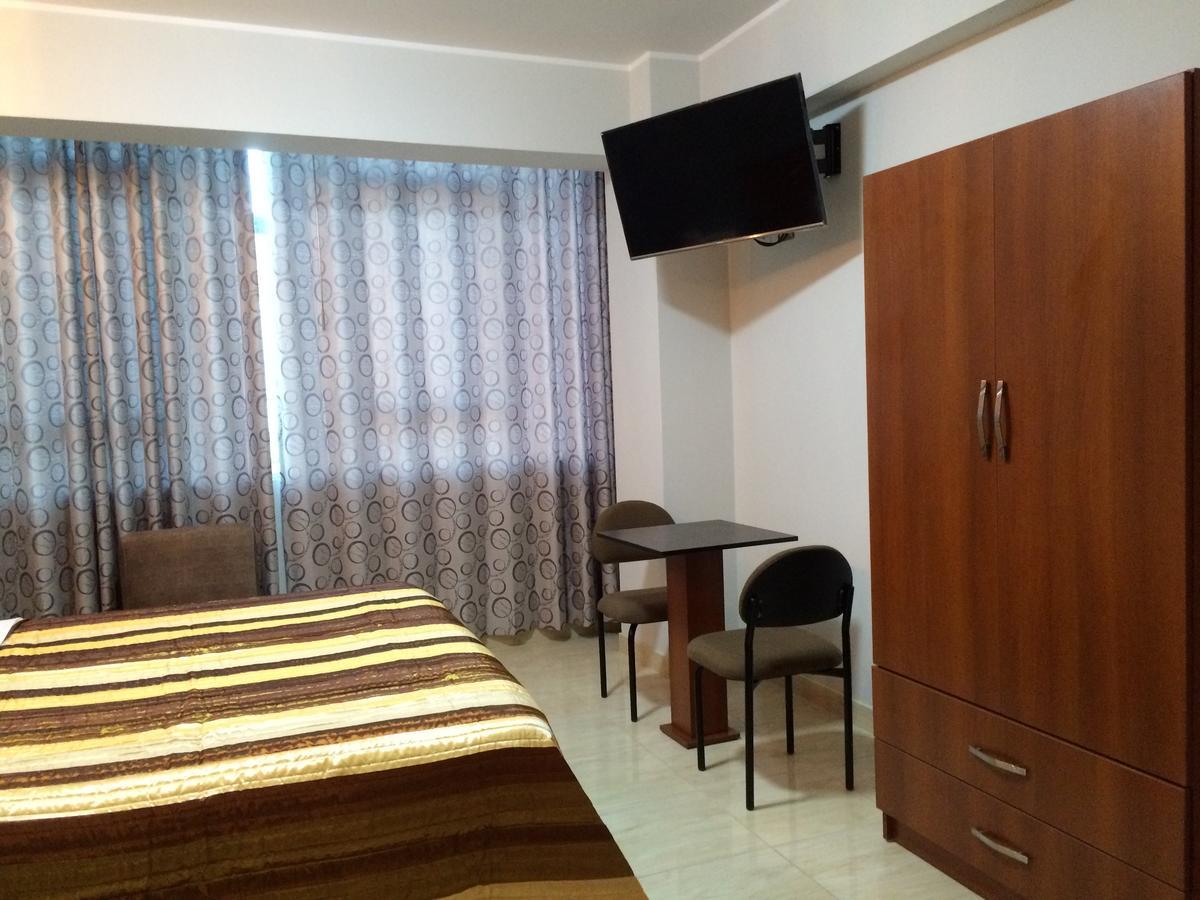 Hostal Gold Star Tacna Bagian luar foto